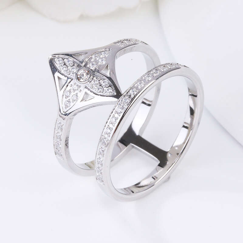 DH collections Luxury - inspired European - American Ins - style Lucky Flower - inspired Diamond - inlaid Fake Two - piece Ring for Women