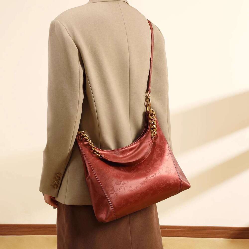 Elegant Spring High-End Niche Commuter Women's New Large Capacity Tote Crossbody Shoulder Underarm Bag