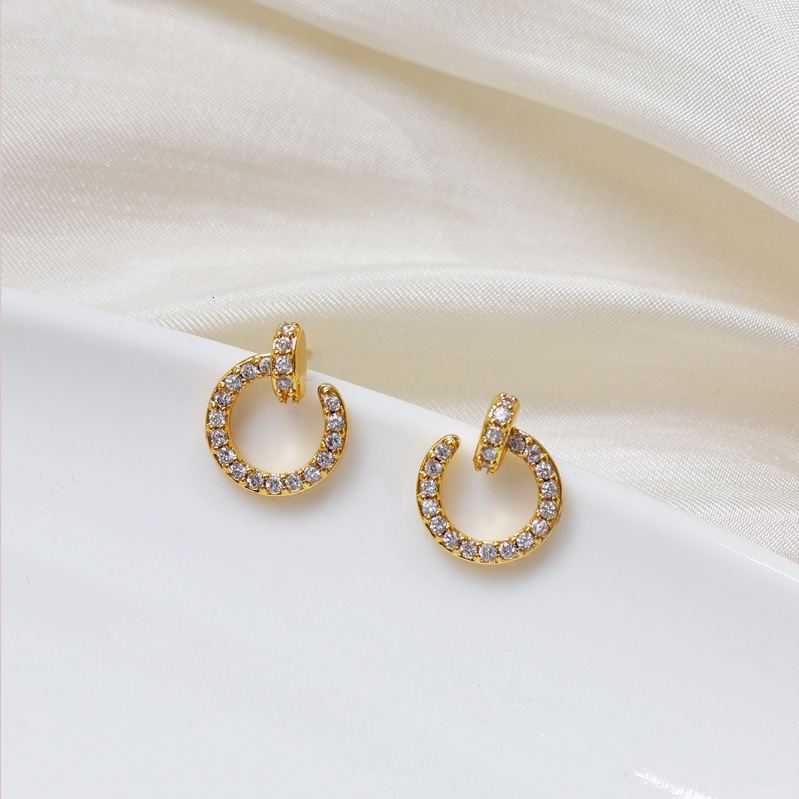 Minimalist Earring Designer Luxurious Free Shipping Women's Ear Inlay Micro Diamond Rivet Design Niche Style Cool And Chic Earrings Jewelry