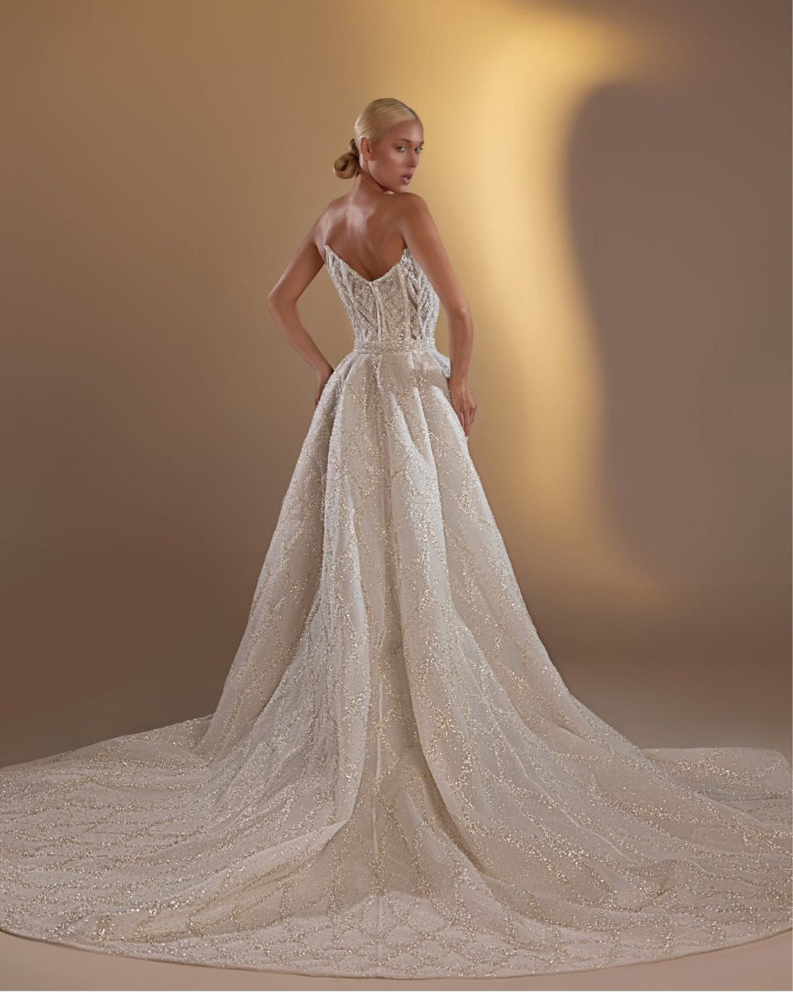 Sparkly Sequins Mermaid Wedding Dresses Sweetheart Neck Sleeveless Bridal Gowns Detachable Train Pearls Custom Made