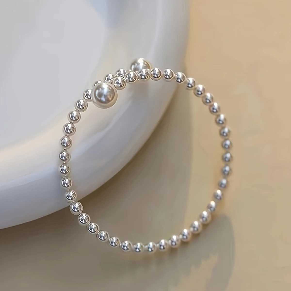 1 Pair Elegant Faux Pearl Bracelets Wen French Vintage Bangle Fashion Simple Design Daily Wear Perfect Gift Jewelry Bracelet Y250904