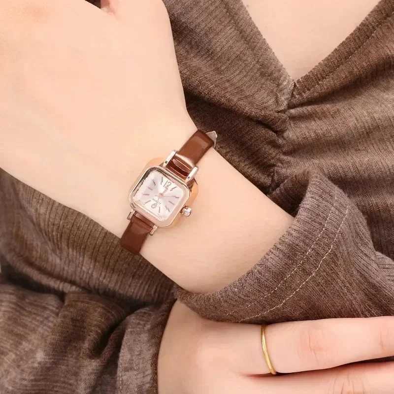 Vintage Wen Watch Small Square Dial Thin Leather Strap Ladies Wristwatch Elegant Quartz Girls Watches Casual Reloj Mujer X250904