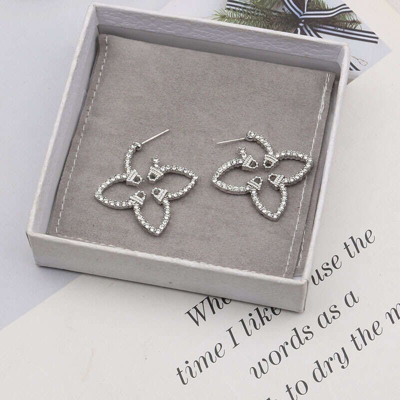 New Hollow Out with Dias Four-Leaf Clover Elegant Fashion Versatile Earrings High-End Exquisite Ear Jewelry