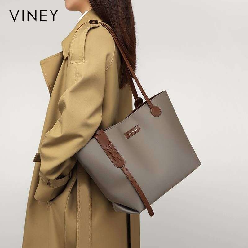 Niche High-capacity Tote Bags For Women 2025 New In Versatile Canvas Shoulder Bag Commuting Shopping Waterproof Totes Womens Bag