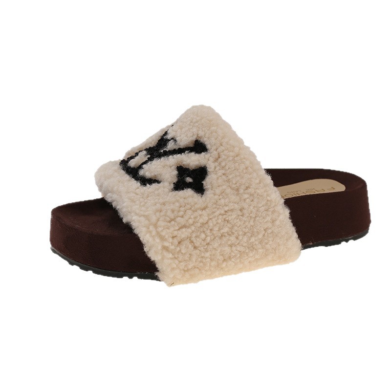 Hot free shipping designer slippers for womens flat slippers beige black khaki New winter fashionable and versatile outdoor slippers