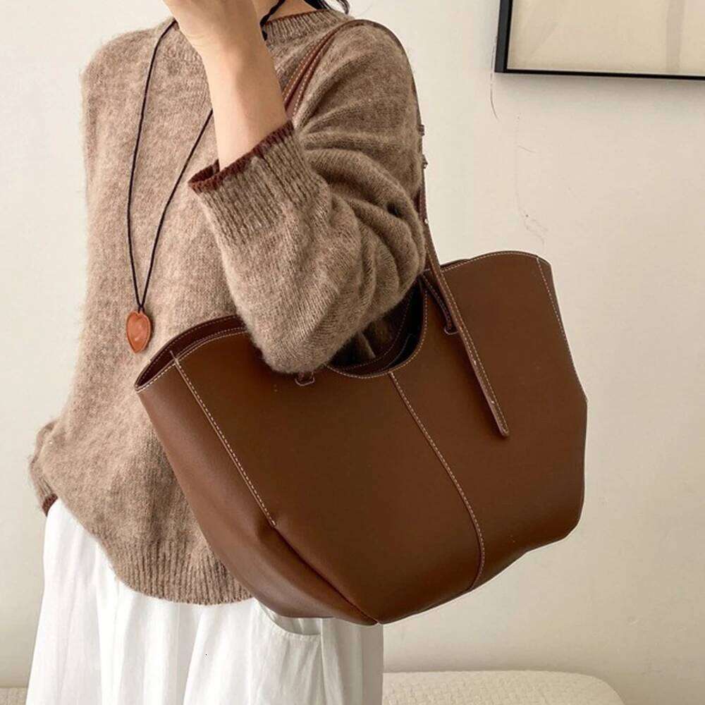 Large Capacity Tote Bags for Women Designer Handbags High Quality Shoulder 2025 Half Moon Bucket Bag Shopper Purseluxury bag tote bag