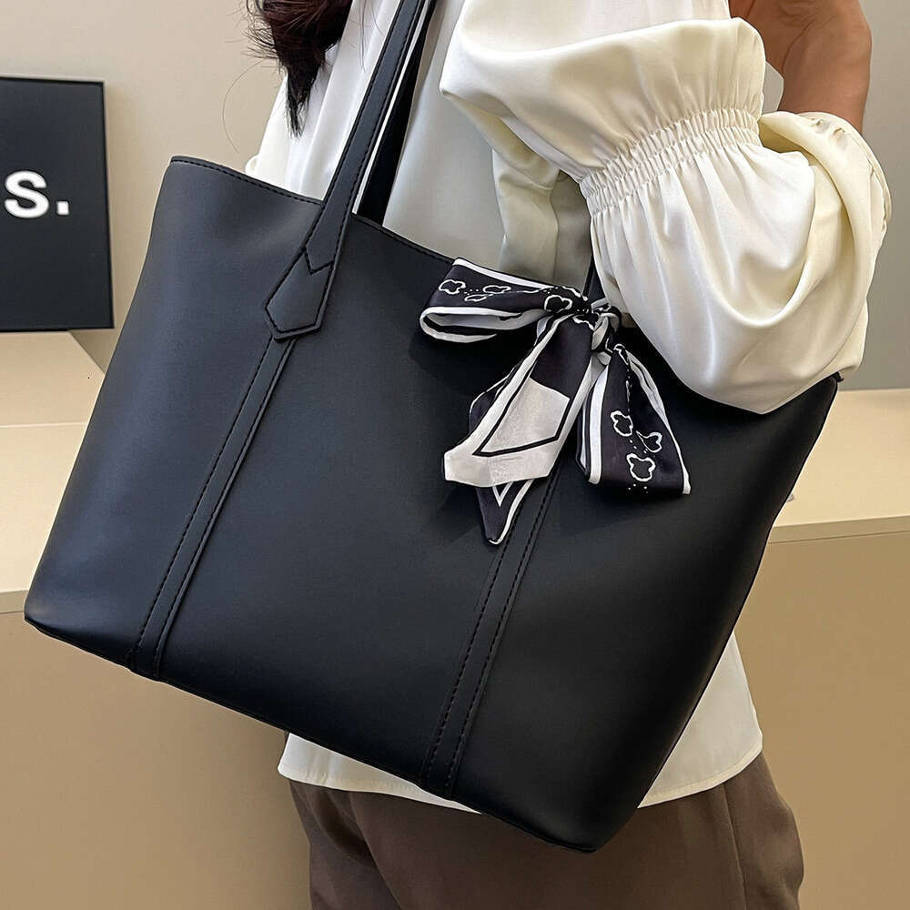 DHEssentials 2025 Summer Women's Large Capacity Tote Bag Urban Minimalist Retro Casual PU Shoulder Underarm Bag for School Commute Coffee Black