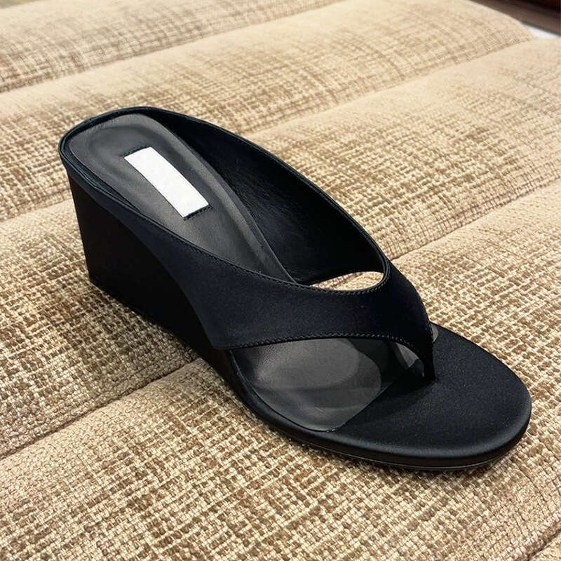 Designer Shoe Cowhide Version Thick-Soled Women's Wedge Flip-Flops for Outdoor Wear Height Increasing Casual Toe-Post Sandals Slippers