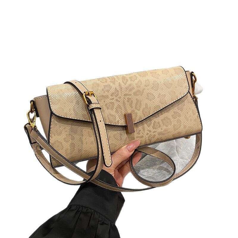 DHEssentials 2025 Spring-Summer Niche Design Luxury Underarm Baguette Bag Women's Versatile Crossbody Shoulder Bag