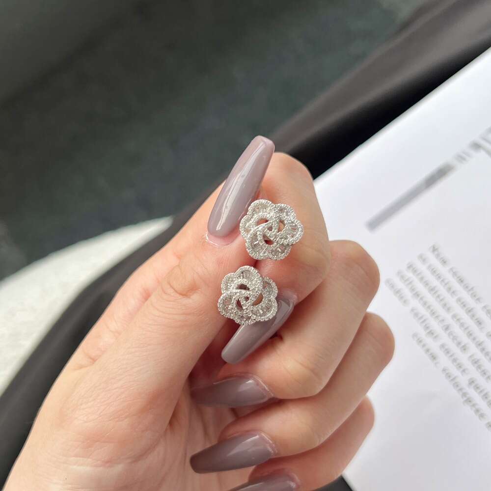 Korean Version New S Pure Sier Maple Leaf Butterfly Rose Flower Zircon Design Sense Niche Light Earrings for Women