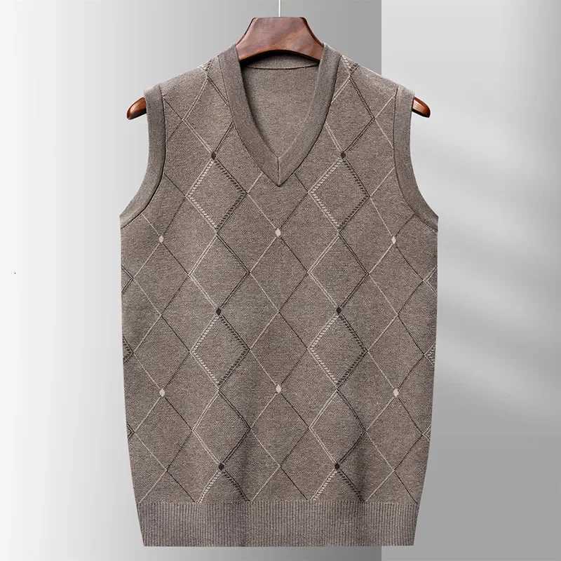 BROWON Mature Style Knitted Sweater for Men Spring and Autumn Sleeveless VNeck Collar Pullover Plaid Casual Men Sweater VestXJ250904