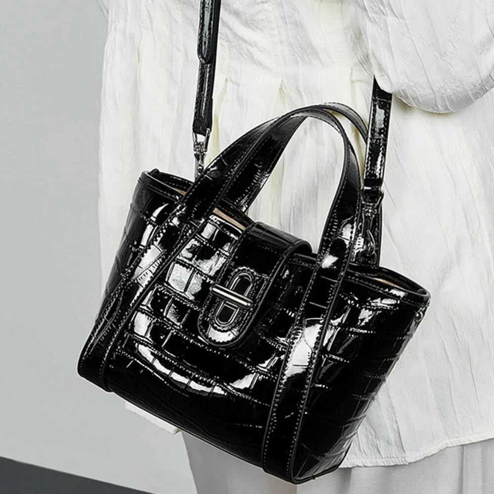 2025 New Leather Women's Commuter Crossbody Crocodile Pattern Light Niche Premium Sensation Basket Tote Bag