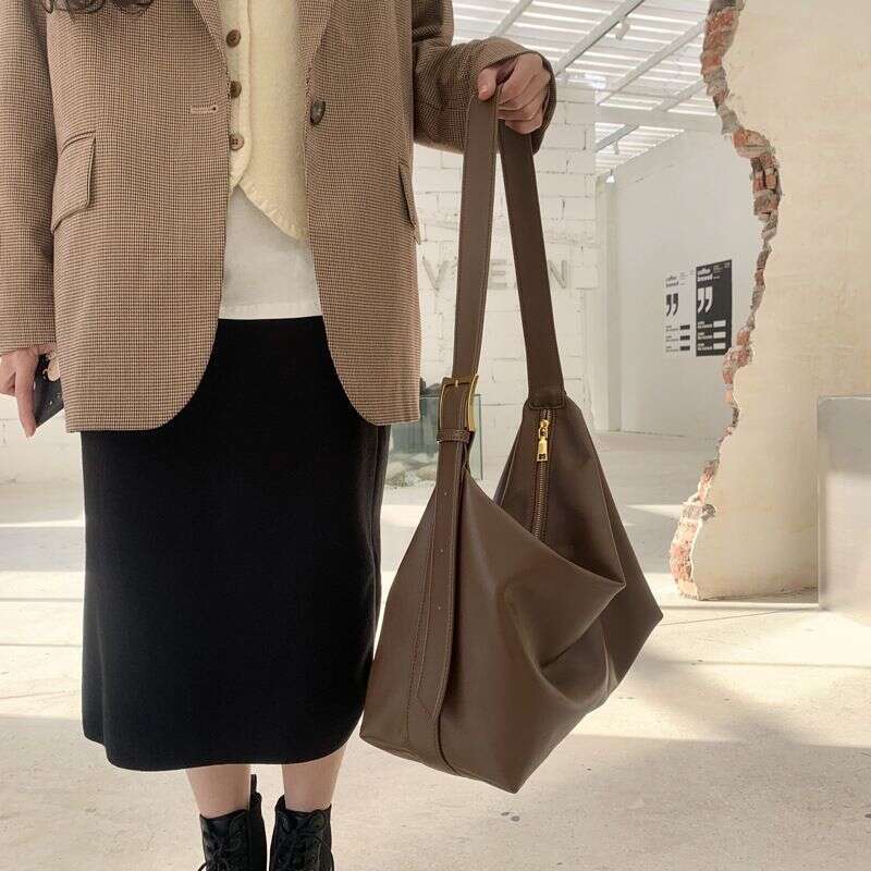 Luxury bag Aituote handbag for women in early spring trendy with large capacity brand new soft surface single shoulder