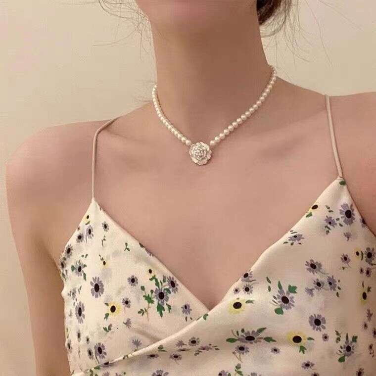 Love ~ French Style Camellia Pearl Necklace for Women, Light Niche Design Sense Clavicle Chain Choker