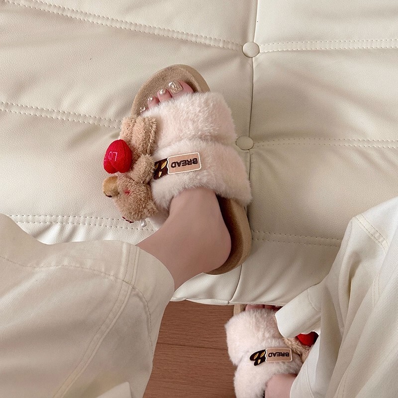 Designer Plush Women's Shoes 2025 New Outdoor Cotton Slippers Fashionable and Versatile for Girls