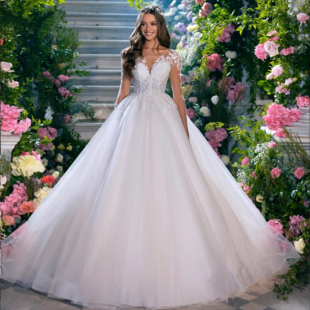 Vintage Sheer V-Neck Ball Gown Wedding Dress Delicate Beading Pearls Aplliques Lace Illusion Full Sleeves Bridal Gowns Vestidos de Novia