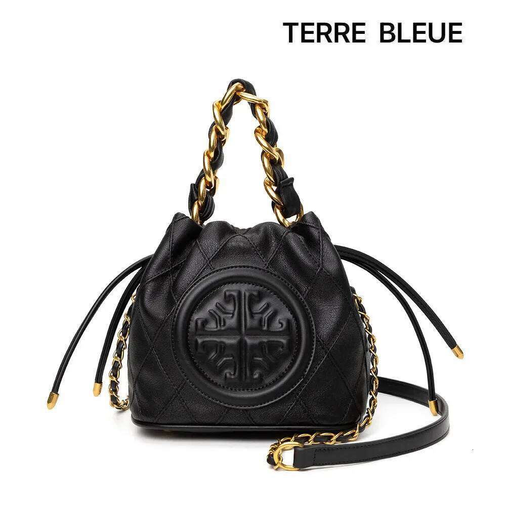 2024 New Lightweight Women's Handbag Niche Design Chain Crossbody Bucket Fashionable Shoulder Bag
