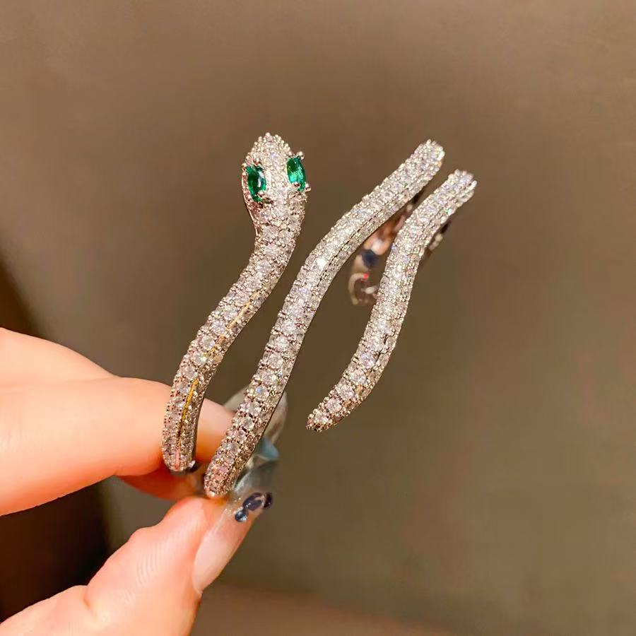18k gold electroplated zircon snake shaped open bracelet with a luxurious and high-end feel