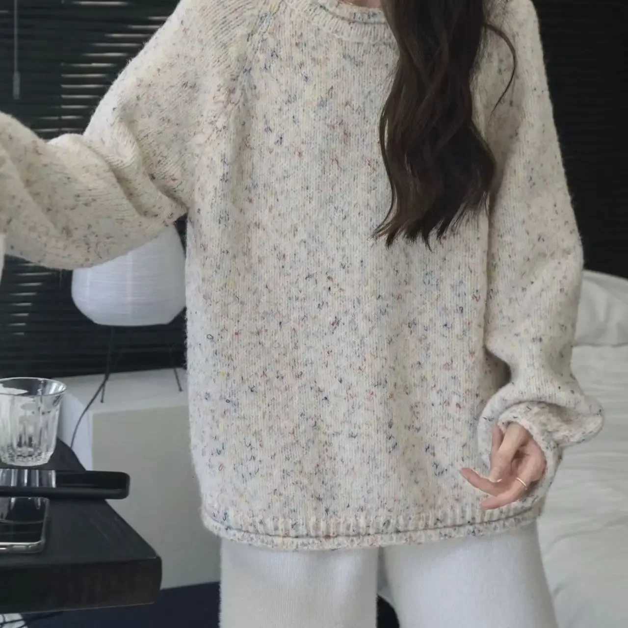 New Sweater Color Retro Knitted Sweater Curled Edge 2025 AutumnWinter New Top Lazy Loose Round Neck M250904