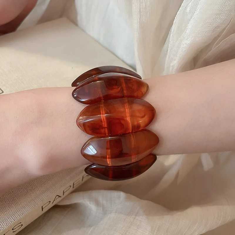 oval Smudging Acrylic Bangles for Women Personality Design Versatile Elastic Rope Bangle Highend Chunky Party Jewelry Gifts Y250904