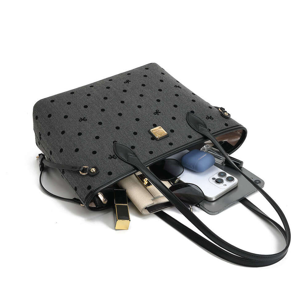 Tote Women's Fashion Trendy Polka Dot 2024 New Large Capacity Shoulder Korean Style Printed Commuter Underarm Bag