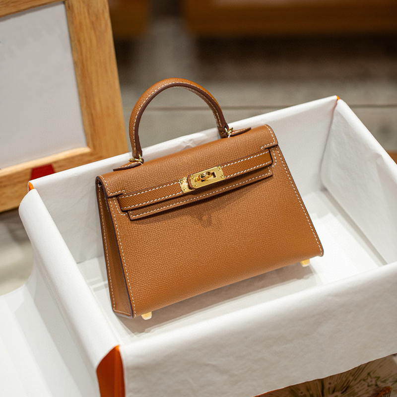 Designer handbags, luxury shoulder bags, ladies' crossbody bags, classic fashion, portable, compact and high-grade sense out of the street 12A 2025