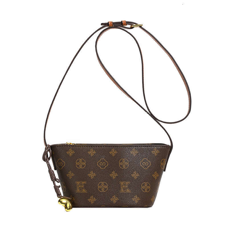 Designer Bags Crossbody Bag Bucket Bag 2025 New Letter Printed Womens Commuting Underarm Fashion Versatile Single Shoulder Crossbody Bag for Women
