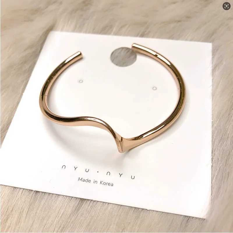 Minimalism Style Irregular Metal Design Personality Exaggerated Open Mouth Wavy Bracelet for Women New Fashion High Jewelry Gift W250904