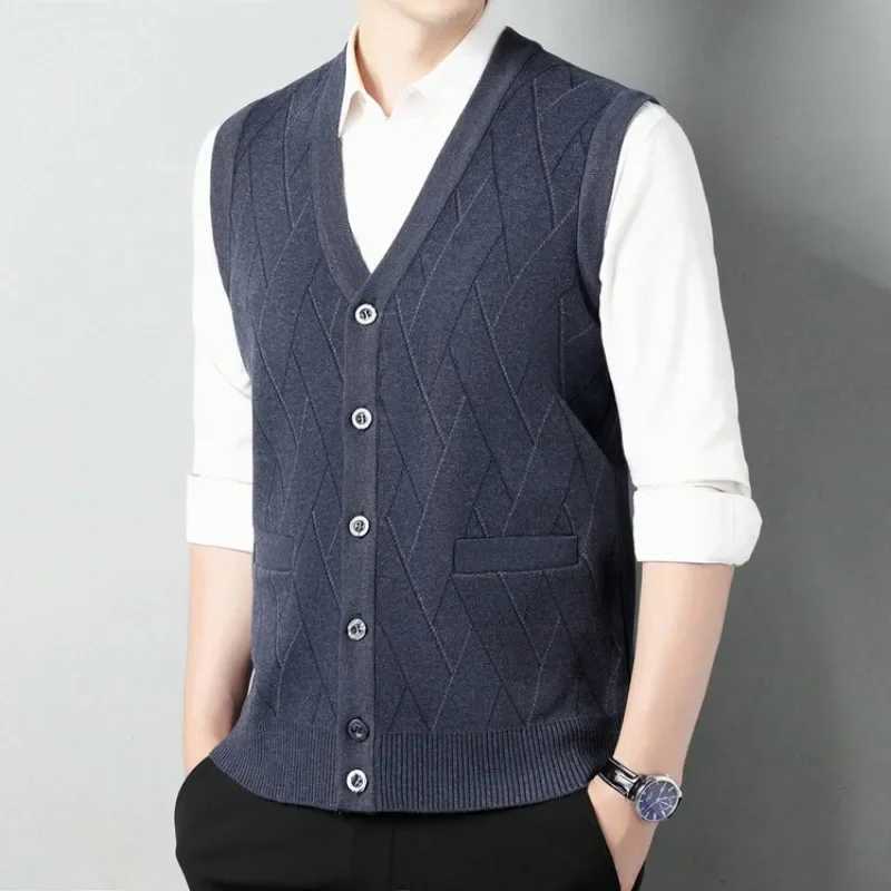 Mens VNeck Sleeveless Vest Classic Business Gentleman Knitwear Knitted Waistcoat Sweater MenXJ250904