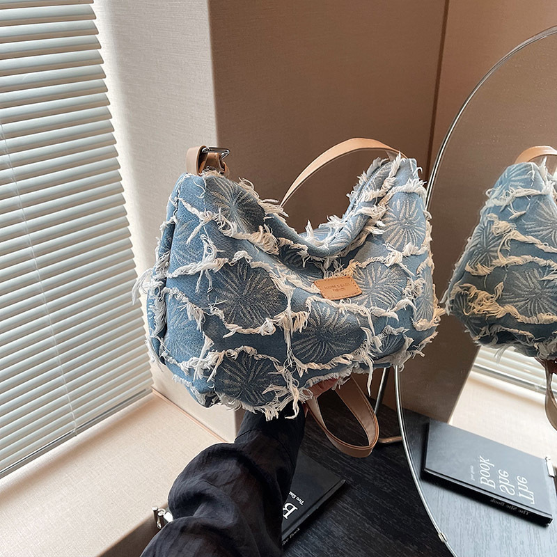 2025 autumn new niche design denim elegant and versatile fashion crossbody bag women's armpit bag designer shoulder bag