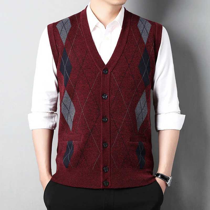 Autumn Mens Knitted Vests Sleeveless Jacket Man VNeck Warm Waistcoats Casual Men Sweater Pullovers Tops ClothingXJ250904