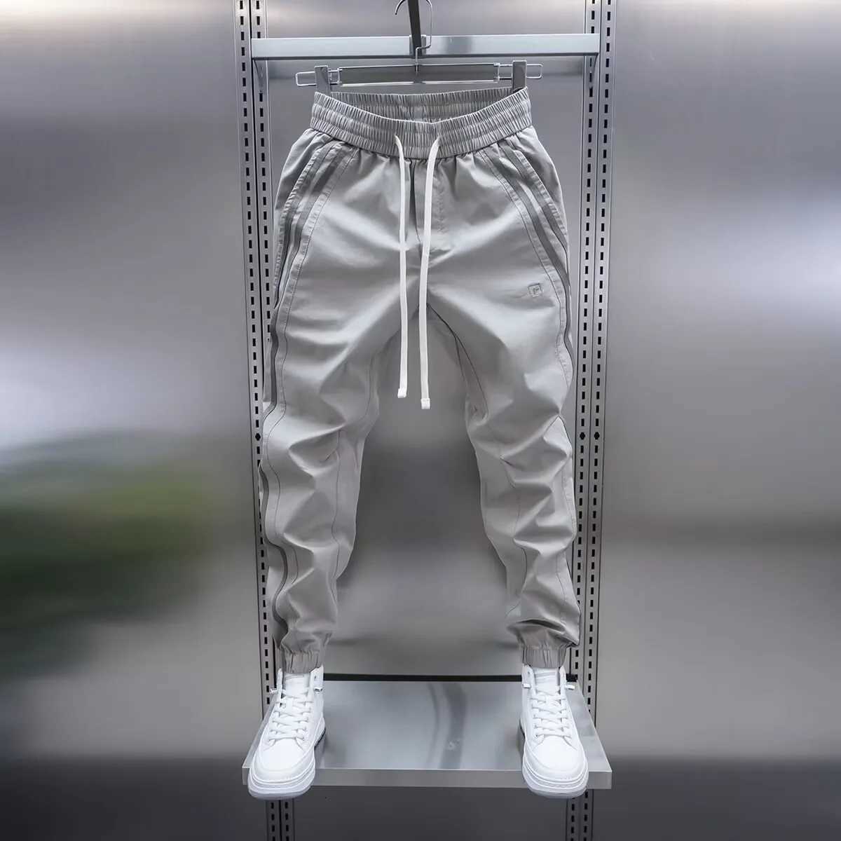 2025 New Mens Black Joggers Casual Pants High Street Sports Trousers Cotton 9Minute Sweatpants Fashionable Mens ClothingXJ250904