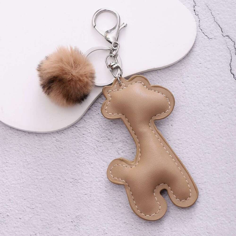 DHEssentials 2025 Summer Cute Cartoon Giraffe Keychain PU Leather Bag Pendant Couple Keychain Car Hanger