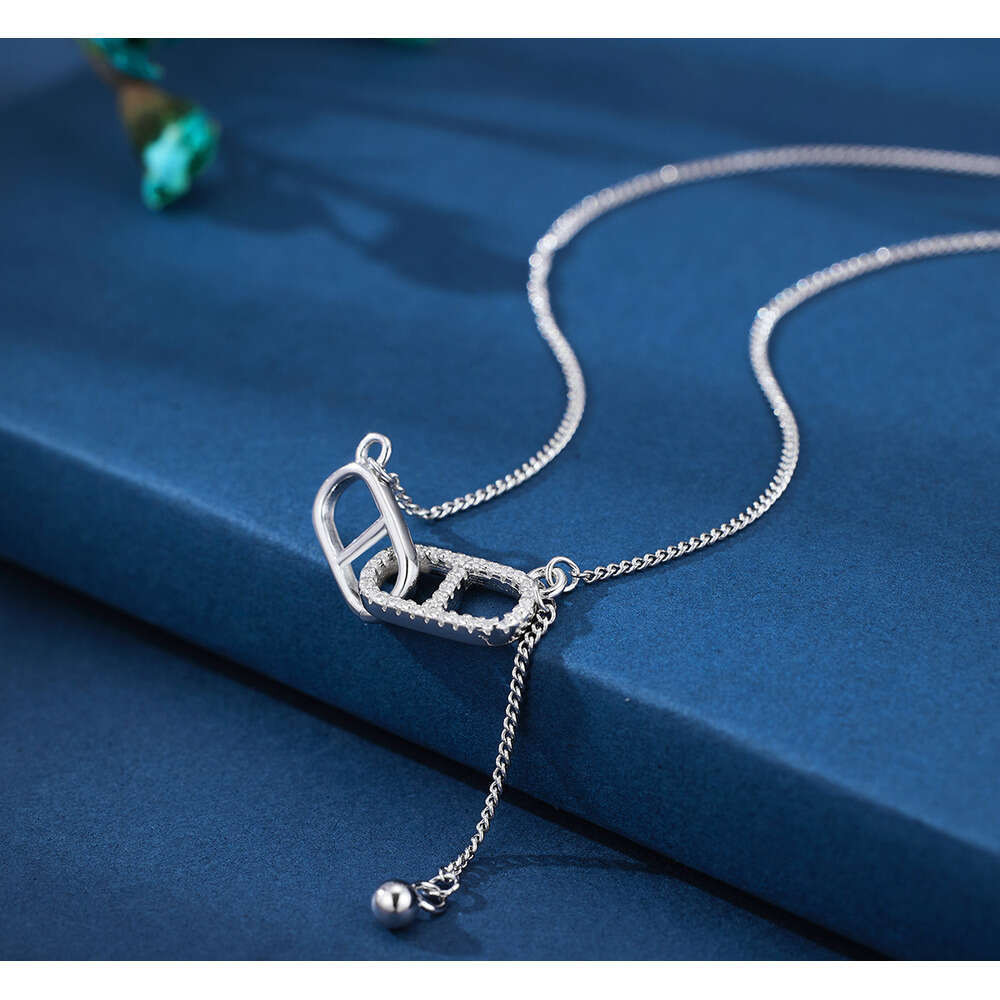 Sier Pig Nose Necklace for Women 2023 New Style Minimalist Long Spliced Ring Buckle Tassel Collarbone Chain