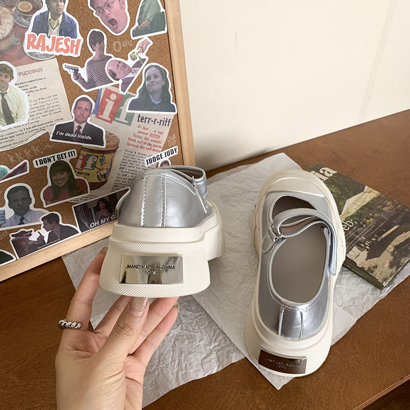 Round headed fashionable multifunctional thick soled women's sports shoes 2025 designer's new shallow mouth Mary Jane shoes, height increasi