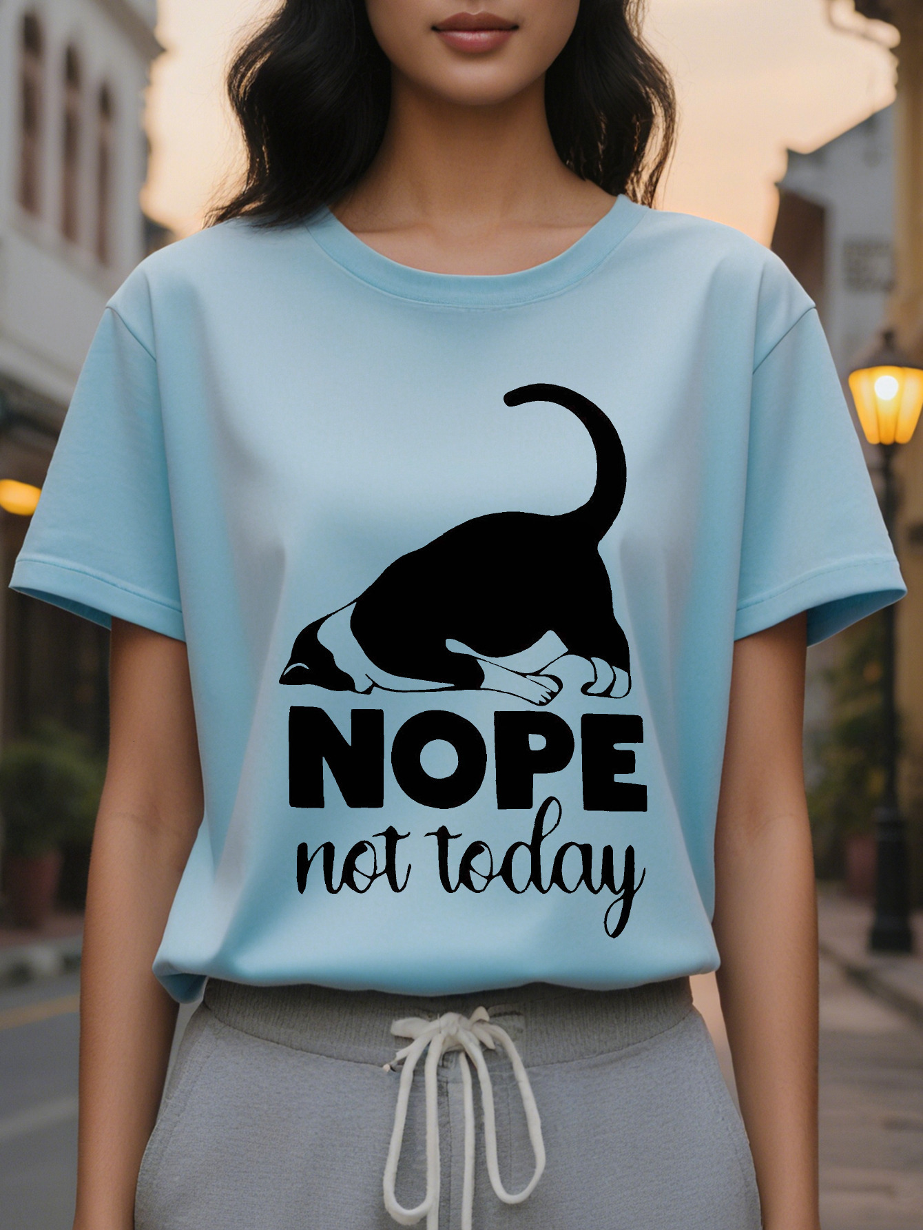 Women's Summer and Spring Round Neck Casual Short Sleeve T-Shirt with Cartoon Cat Pattern