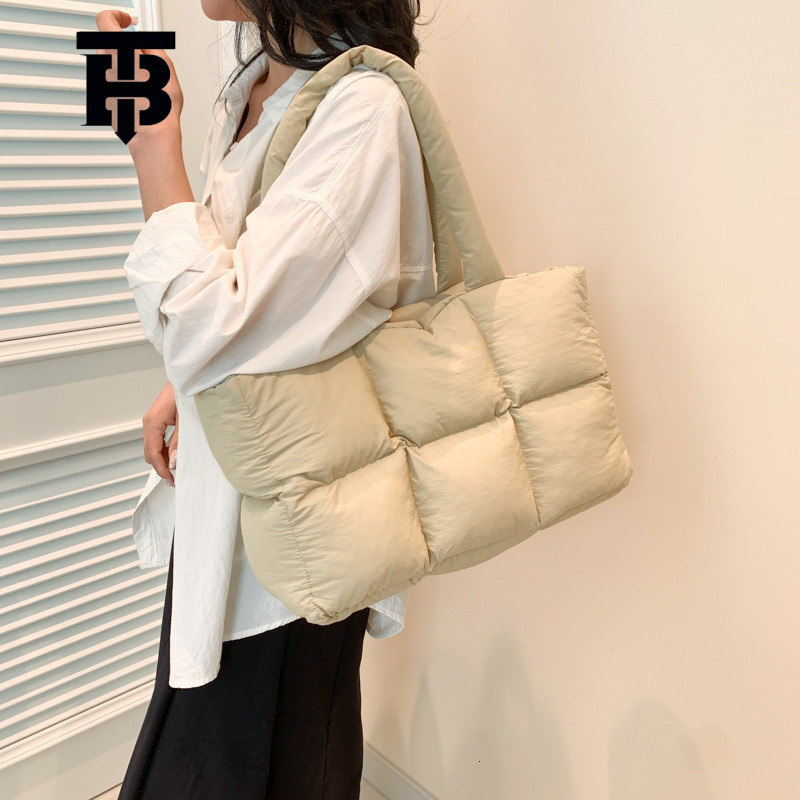TB BHULAMTE Large Capacity Casual Shoulder Underarm Bag Down Jacket Bag Fashion Versatile Cloud Tote Bag Puff Designer s bag Bag Wholesale