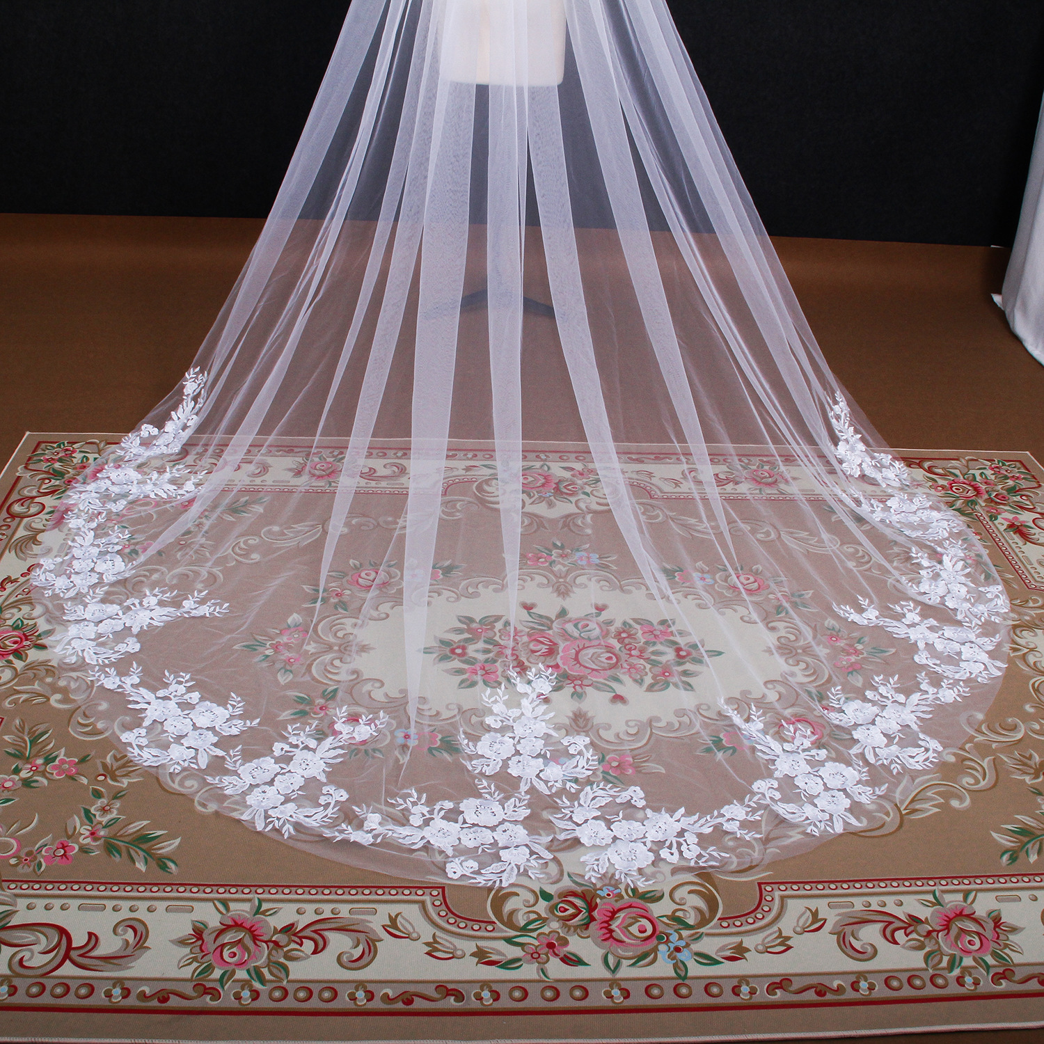 High Quality Vintage Wedding Bridal Veil 3M Long Cathedral Royal Bridal Veil with Comb Lace Applique Veil Wedding Accessories
