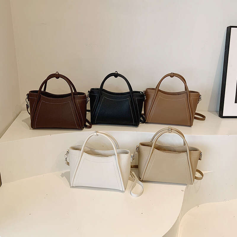 2025 New Large Capacity High-End PU Shoulder Handbag Niche Daily Commuter Soft Leather Wing Bag for Women