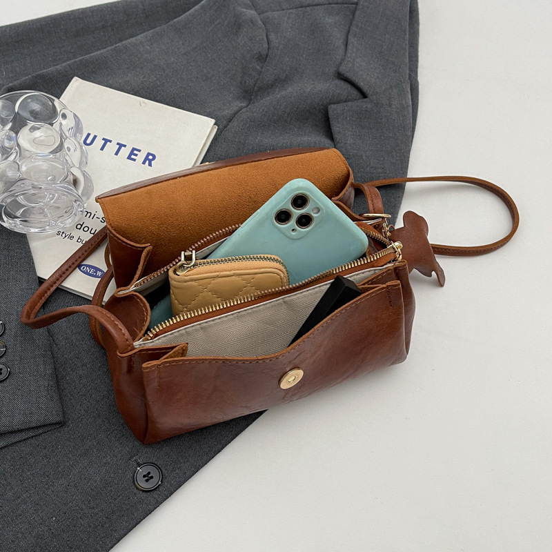 2025 autumn new European and American retro niche design crossbody bag with lychee pattern casual designer shoulder bag