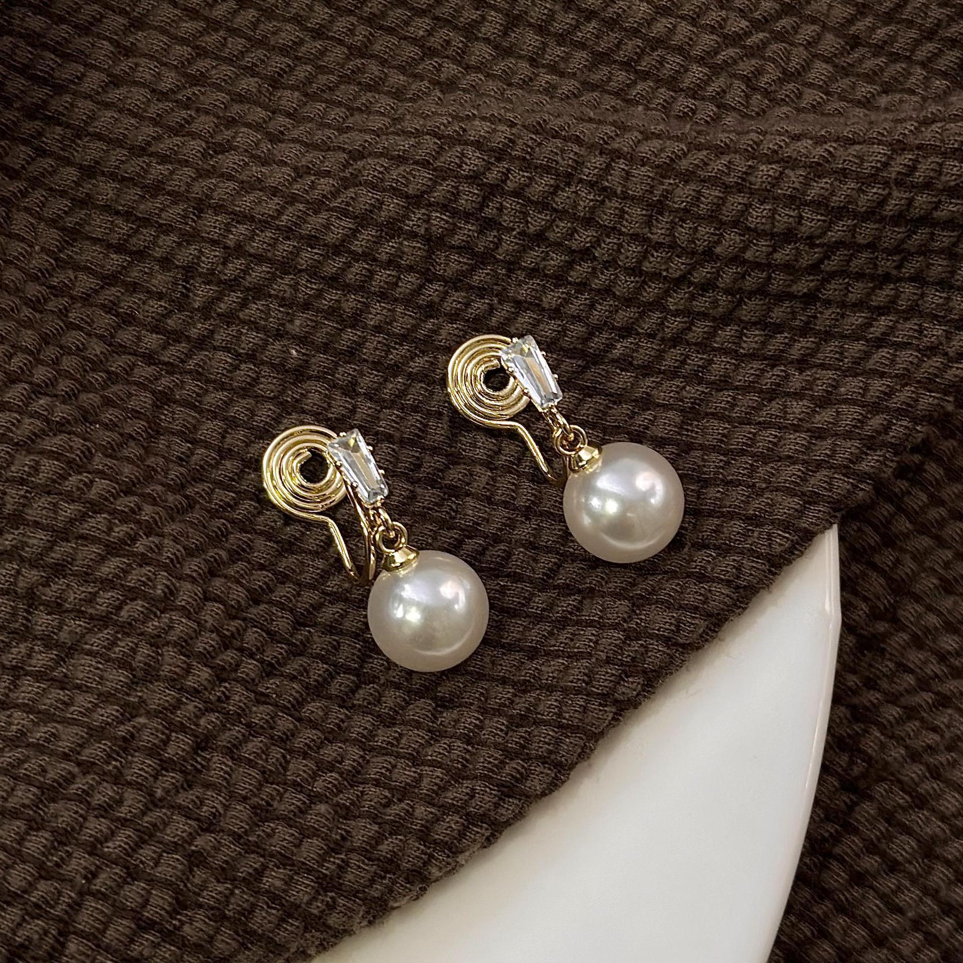 Mosquito Coil Clip Earrings With No Piercing Or Damaging Design Luxurious And Free Shipping Earrings For Women Fashionable And Elegant Multifunctional