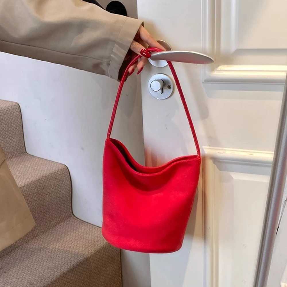 Women Suede Bucket Bag Faux Suede Shoulder Bag Large Capacity Womens Commuting Bags Trendy Solid Color Tote Handbags 2025 Z250903