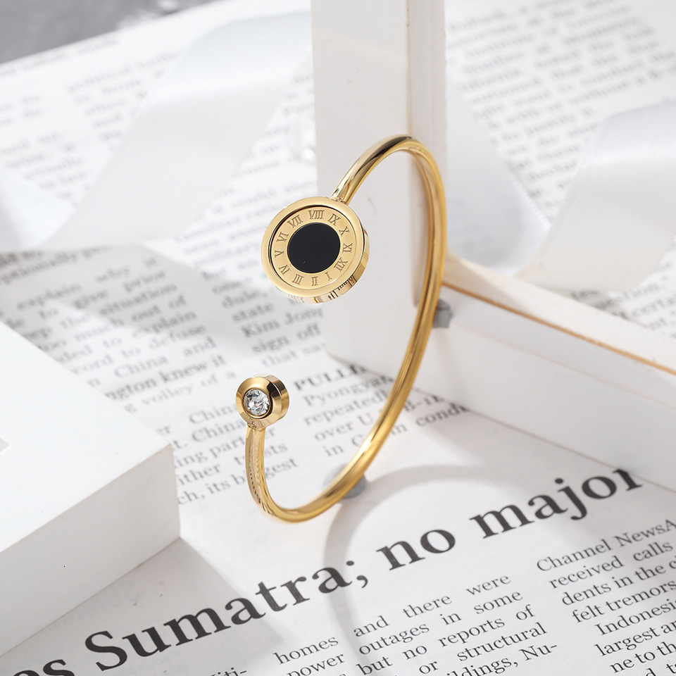 TB BHULAMTE New Designer Jewelry Roman Lettered Agate Shell Rotating Stainless Steel Bracelet Is A Rose Gold Titanium Steel Bracelet For Women