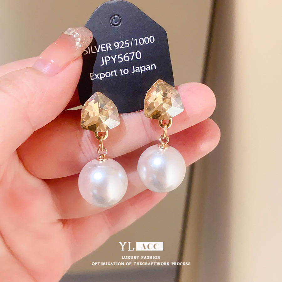 Gold Tone Crystal & Pearl Drop Earrings Elegant Luxury Style Daily & Party Wear Gift For Her Fine Jewelry