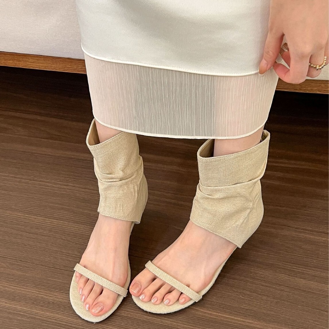 2025 designer's new fashion trend mid heeled Roman women's shoes single shoes European and American retro