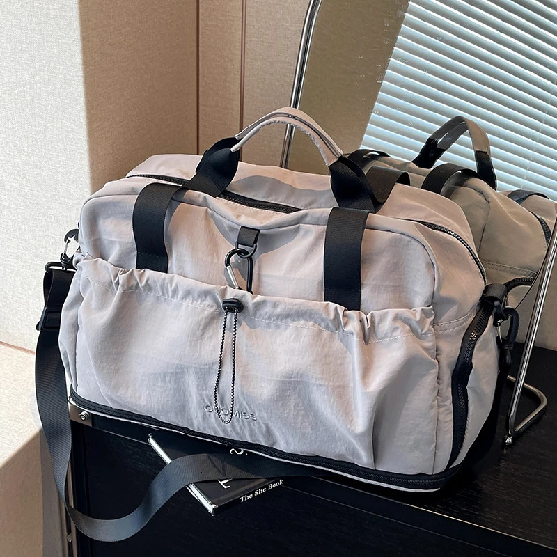 Largecapacity shortdistance travel bag lightweight fashionable and versatile sports bag dry and wet separation travel bag 250903