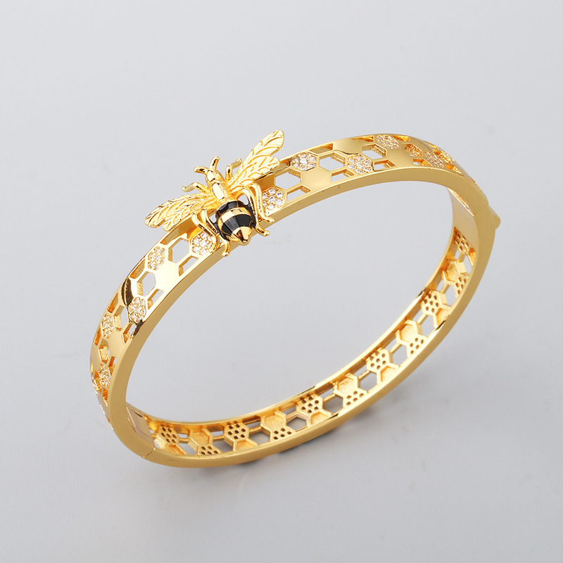 Fashion for Women with Zircon Hollow Honeycomb Small Bee Copper Gold-Plated Bracelet Fresh Hand Jewelry