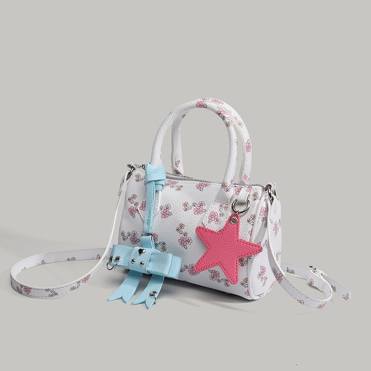 2025 autumn new product niche design light luxury fashion versatile atmospheric handbag commuting crossbody bag designer shoulder bag