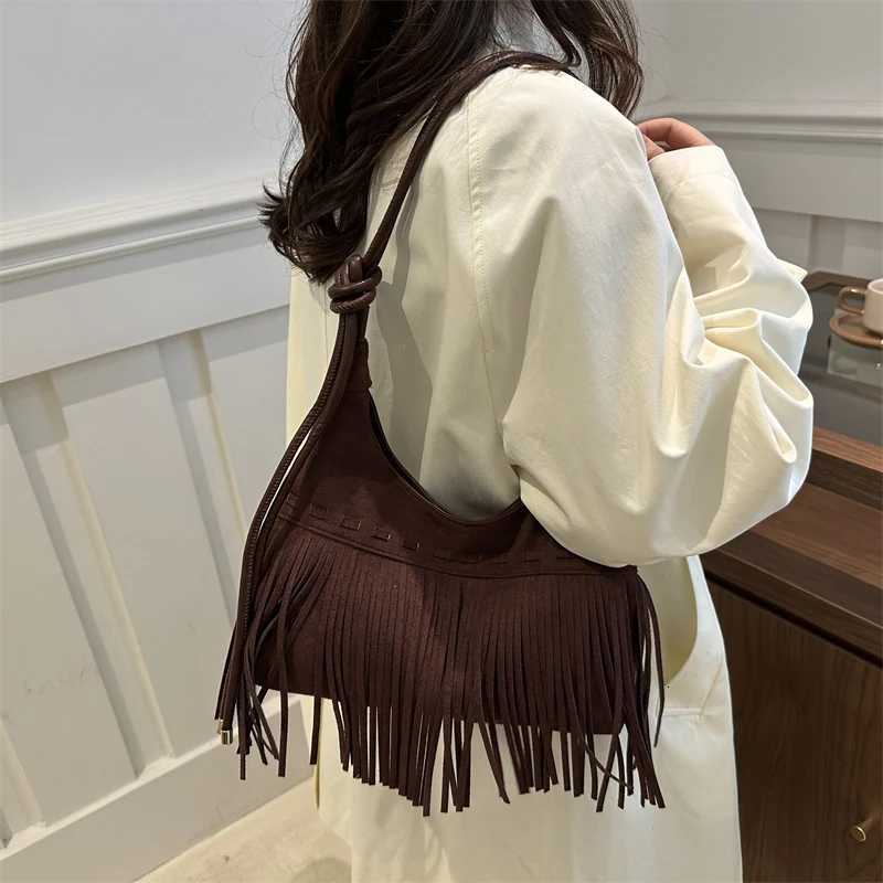 Vintage Fringe Crossbody Bag Fashion Suede Slouchy Bag Trendy Tassel Underarm Bag for Women Work Shopping Travel Winter Fall Z250903