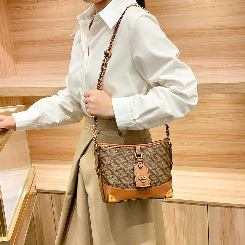 2025 New Trendy High-End Simple Chain Shoulder Crossbody Women's Bag